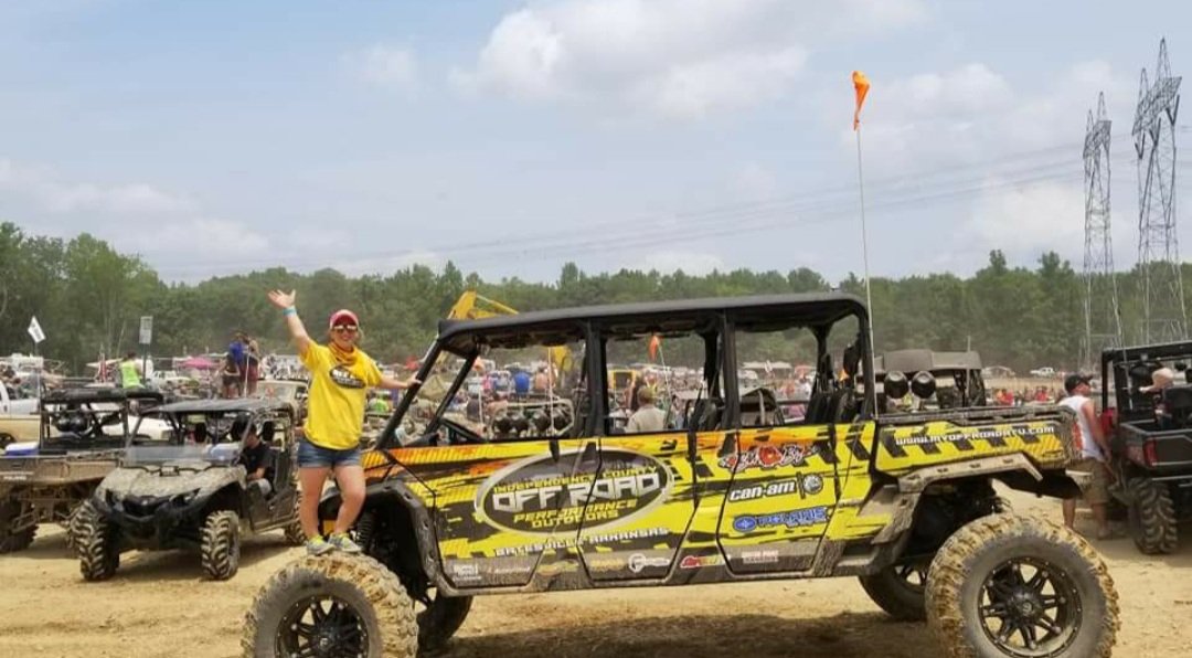 ICORATV's tweet photo. Throw back Thursday to #MudDaze at #CarterOffRoadPark 2018 with our 9 seat Limo Defender custom build! Ready for another event!  @CanAm  #canam #canamdefendermax #limo https://t.co/5ft5tAfPx6
