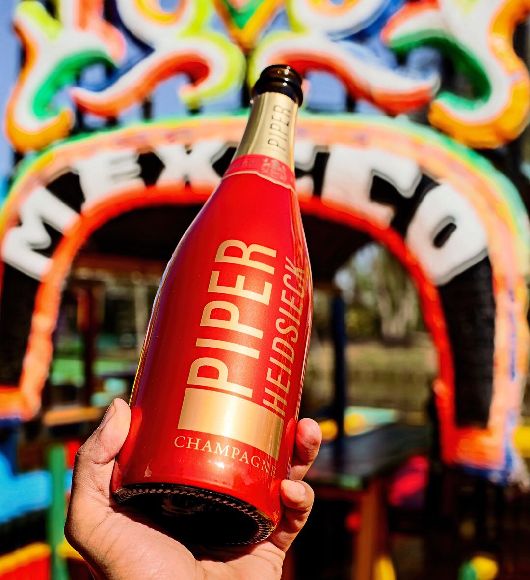 VinosElCielo's tweet photo. *Estamos felices de recibir a Piper-Heidsieck en México, celebremos nuestra cultura y tradiciones recorriendo los canales de Xochimilco, un imperdible de la CDMX!.🍾
El Champagne que marida con México 🥂
#ElCieloValledeGuadalupe #VinosElCielo #PiperHeidsieck #PiperExperience https://t.co/9CR9arJnUU