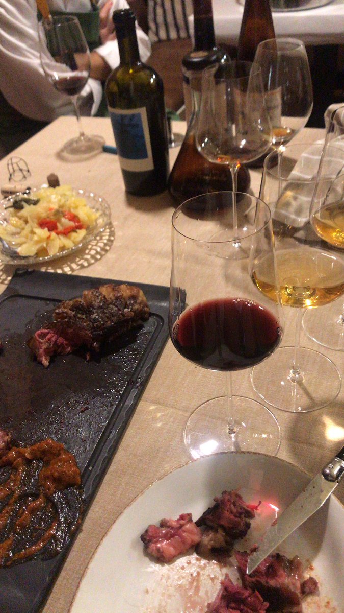 LasEsparteras's tweet photo. Cómo estaban estos 15,9% @Indiana_Wines ??? Cuéntaselo tú a la gente!!!! (Maravilloso) #BuenosRatitos #Esloquenosqueda #Toledo https://t.co/6UwjGtbRRq