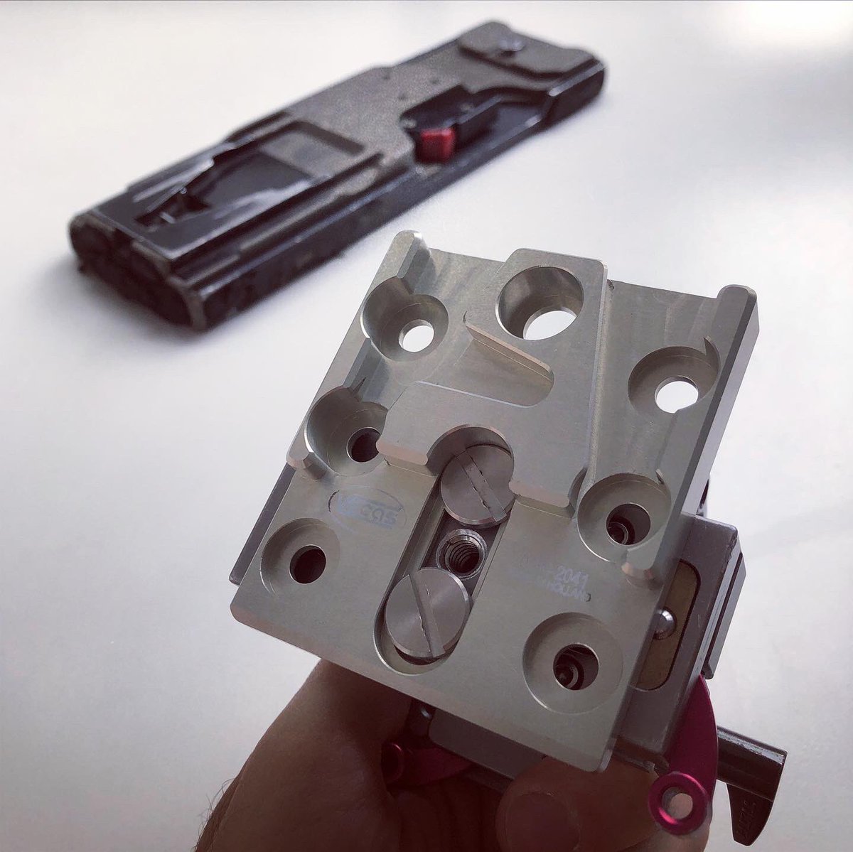 martinturnes's tweet photo. Sale a la cancha chiche nuevo! #VLock #adapterplate #VOCAS 🎥😍
#direcciondefotografia #directordefotografia #cinefotografo #cinematographer #cinematography #dop #camara #camera #camaras #cameras #accesoriosdecamara #cameraaccesories #rodaje https://t.co/5Pi7JMWc73