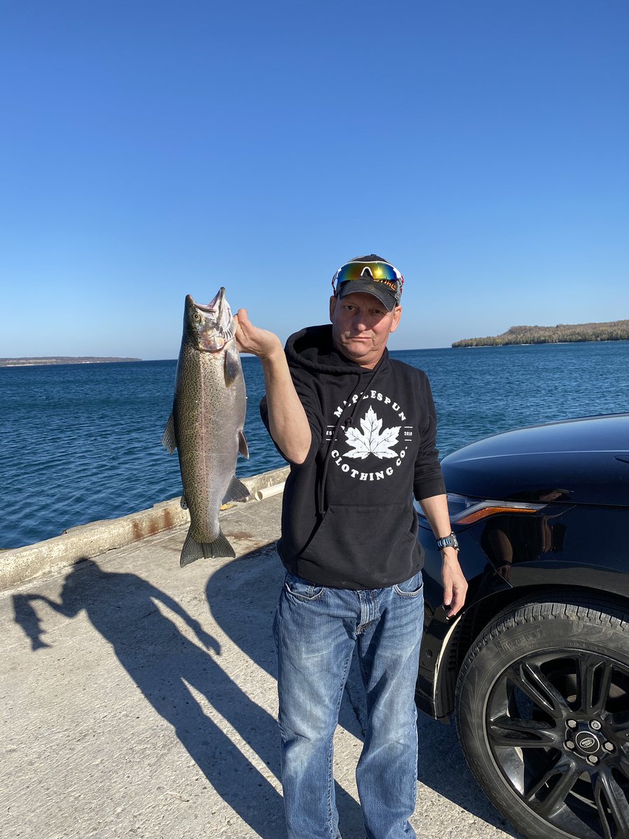 egbcanada's tweet photo. Good catch.  EGB size #5 pattern #330 sunshine.  21” beauty of a bow.  No clouds just Rainbow Trout. https://t.co/Kge541B7u6