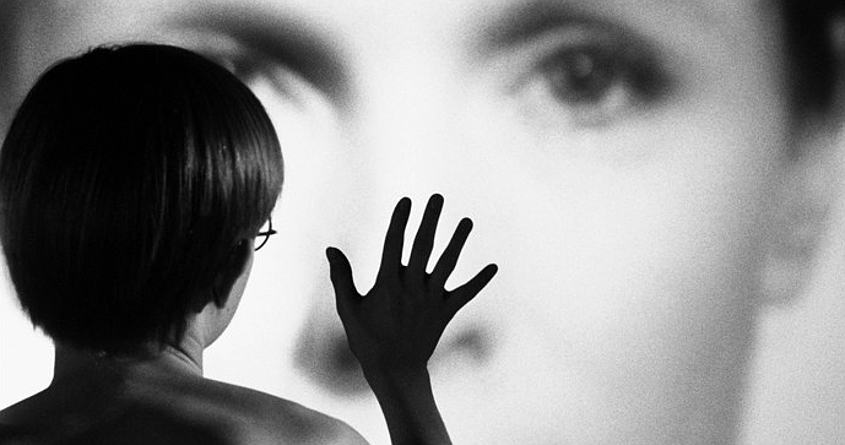 marxdeclas's tweet photo. Hands touching the sacred desire.

Bergman's Persona - 1966 / Videodrome - 1983 / Madonna's Take a Bow Music Video - 1995

#cinematicinfluence 🎞 https://t.co/SJxzYC3w9A