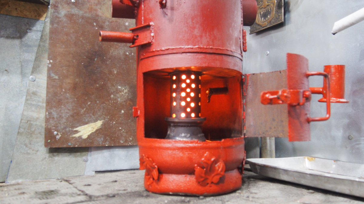 KAS6_SPb's tweet photo. Универсальная печь на дровах и отработке. Часть 1. DIY BOTTLE OVEN working on wood and waste oil. https://t.co/czld5HUMlT