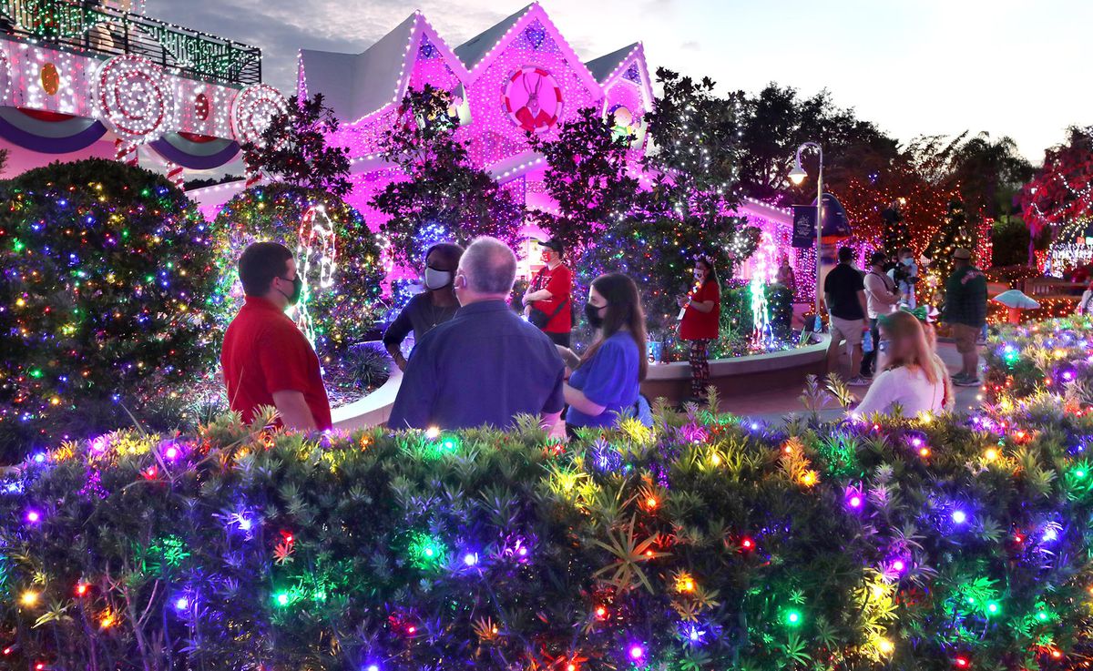 osentertain's tweet photo. PODCAST: Area attractions get into the holiday spirit: Gaylord Palms, Disney Springs and Give Kids the World (Ep. 73) https://t.co/8bhxvDSBP3 https://t.co/sLpEhvnmS2