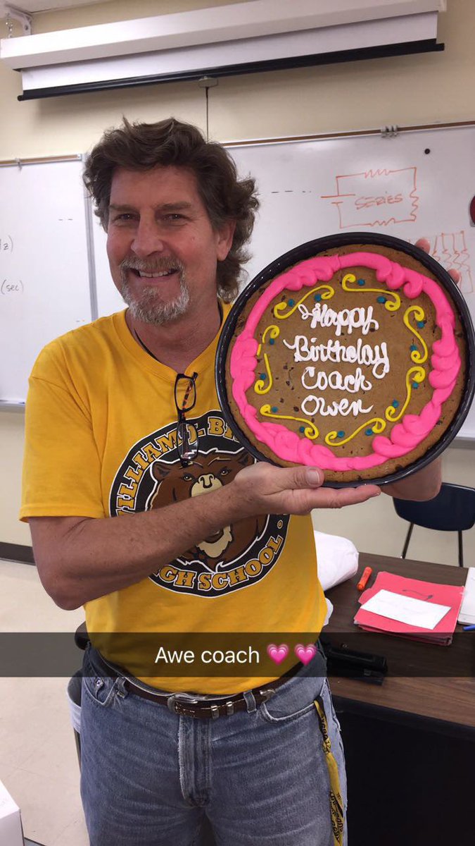 kamer0nNichole's tweet photo. Heaven gained another angel today. Rest in paradise to one of the best teachers I’ve ever had. 💛 https://t.co/KVqLhP4g3x