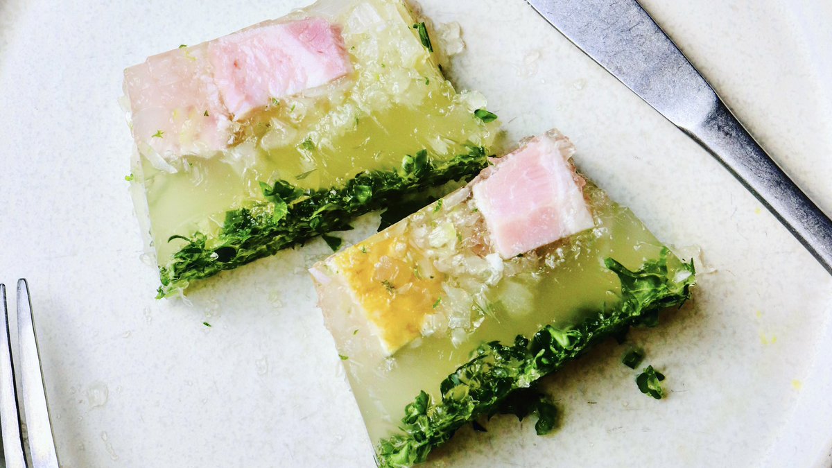 シゲパピ 野菜メインのヘルシーレシピ على تويتر ジャンボンペルシェ ハムとパセリのゼリー寄せ パウンド型で チキンスープベースにゼラチンで固めるだけ