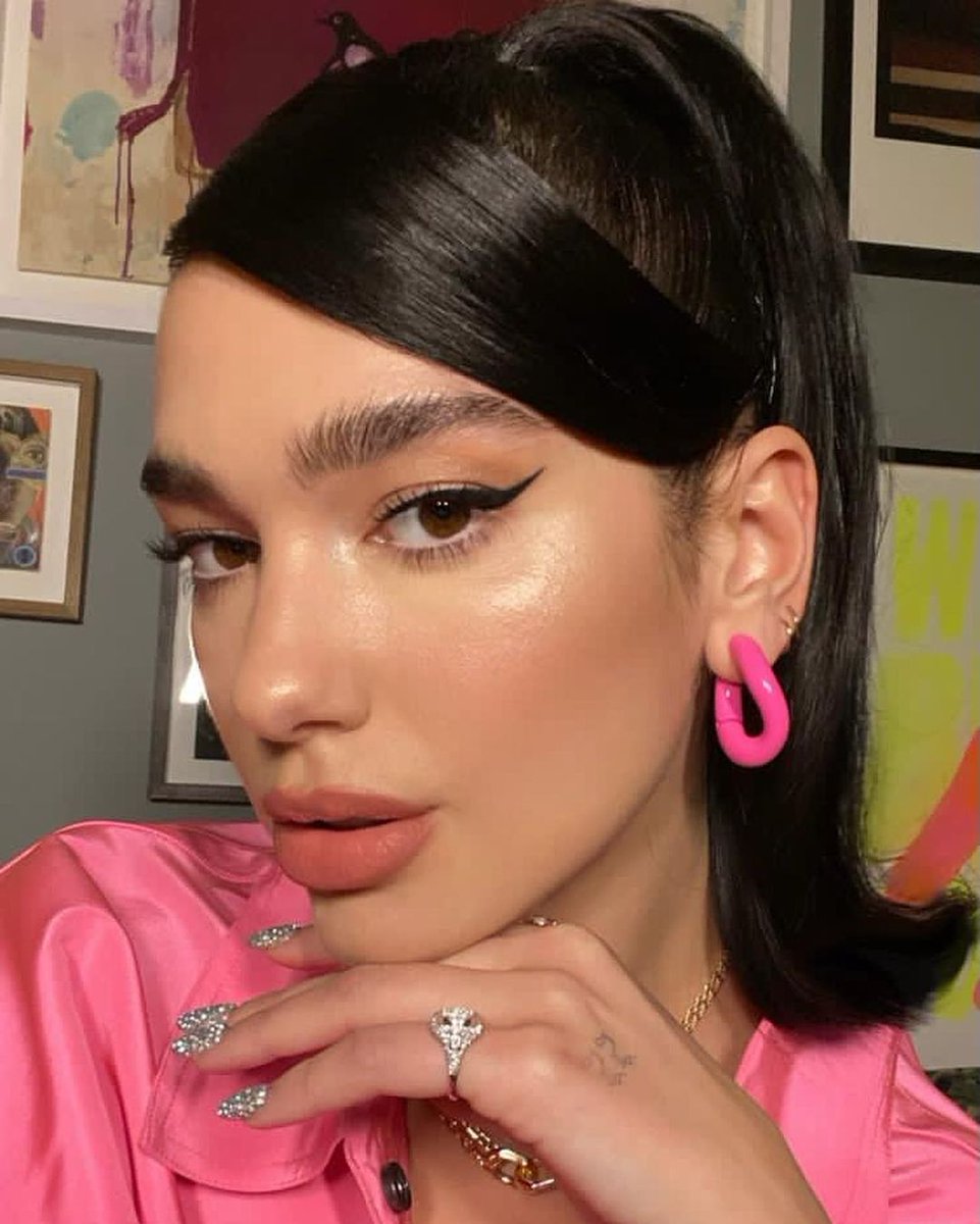 modadatabase's tweet photo. Dua Lipa @dualipa #dualipa

Makeup by: @lisaeldridgemakeup 💄 #lisaeldridgemakeup

Stylist: @lorenzoposocco

Nails By: @nailsbymh

#modadatabase #model📷 #modelshoots #fashionstylistlife #makeupartistic #hairstylist_tribe https://t.co/eGwu2Q4RVc