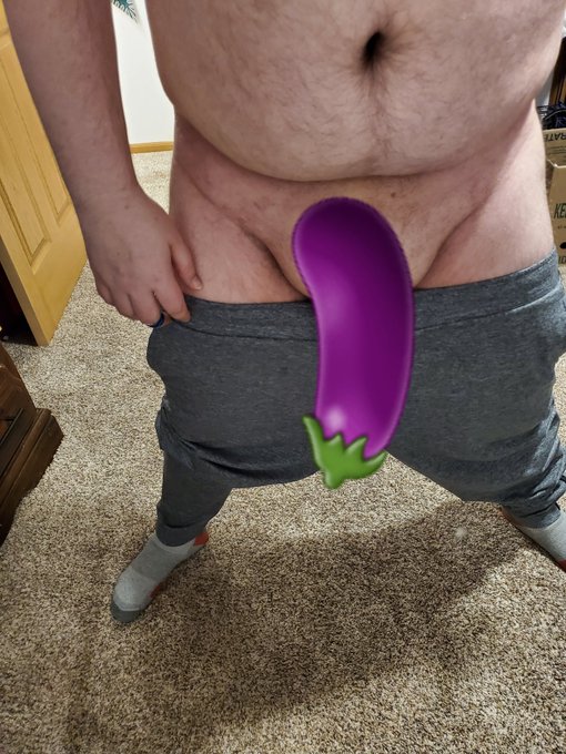 We finally got a little bit of snow to stick so its warm pants weather. Cum subscribe for free on OnlyFans