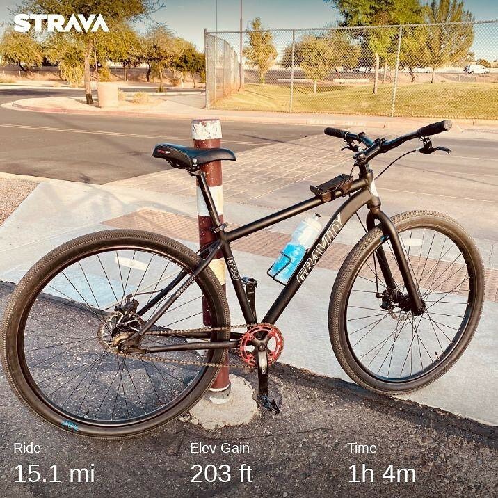 dbwilldo's tweet photo. Never under estimate old guys on a single speed — me

#fitness #gravitybikes https://t.co/jrMmx0k17y https://t.co/LuREENMseS