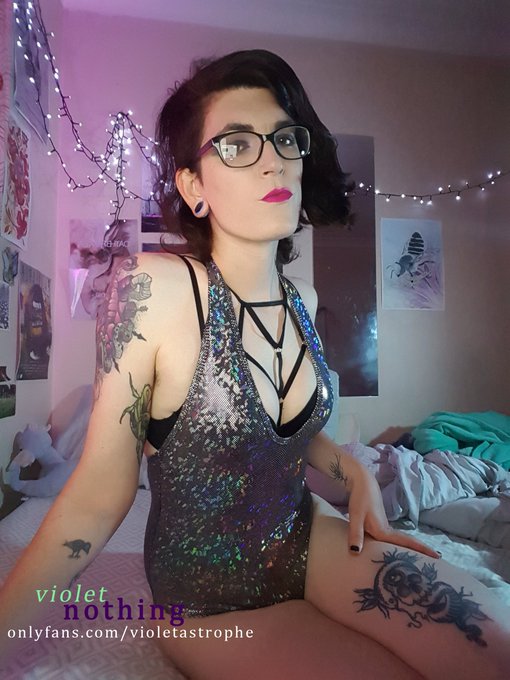 was sparkle goth already a thing or did i just invent it? https://t.co/dINwz96NwD