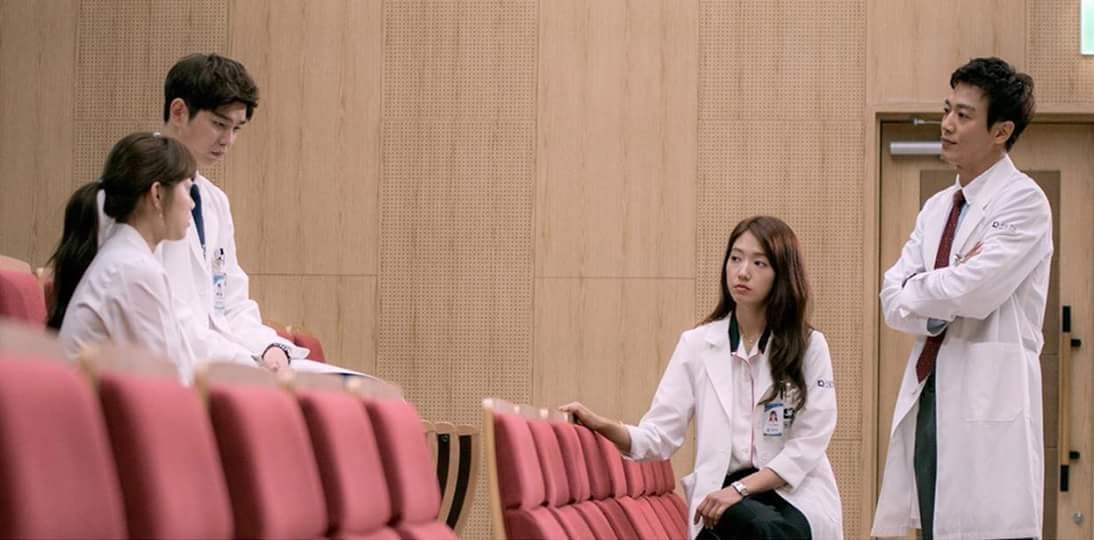 Chinnapar's tweet photo. วันนี้มีประชุม.....😇
#Doctirs
#RaeShin
#KimRaeWon
#ParkShinHye https://t.co/SeLOsG9zIQ