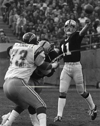 hank_bauer's tweet image. RIP Charles DeJurnett. Thoughts and prayers to Alice and the family. He was a great teammate and friend.  Charles lost his battle to cancer yesterday.