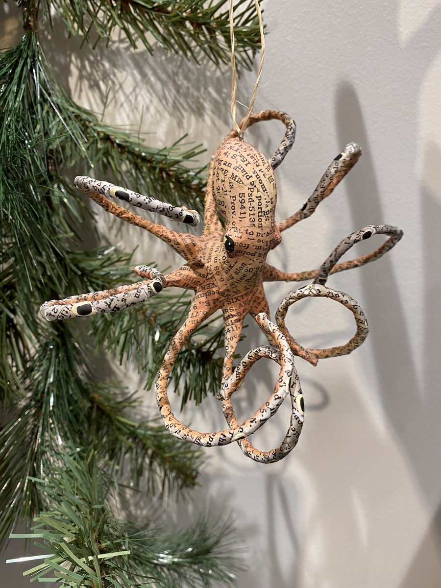 somethingsilver's tweet photo. #Hockey #seattlekraken
##NHL #seattlelove #krakenjewelry #seattlestickers
#releasethekraken #octopus
#somethingsilver #seattlelocal
#SmallBusiness #treeornament https://t.co/1oTy0JY6EX