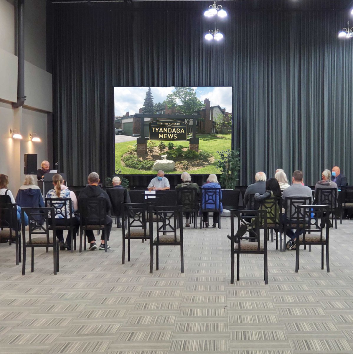 nuvonetwork's tweet image. #TBT to a recent, socially distanced #microevent at NUVO Network in our large banquet hall. Pictured here is a meeting underway with a board of directors from our local community.

To learn more about hosting your microevent please visit our website:

nuvonetwork.com/event-spaces