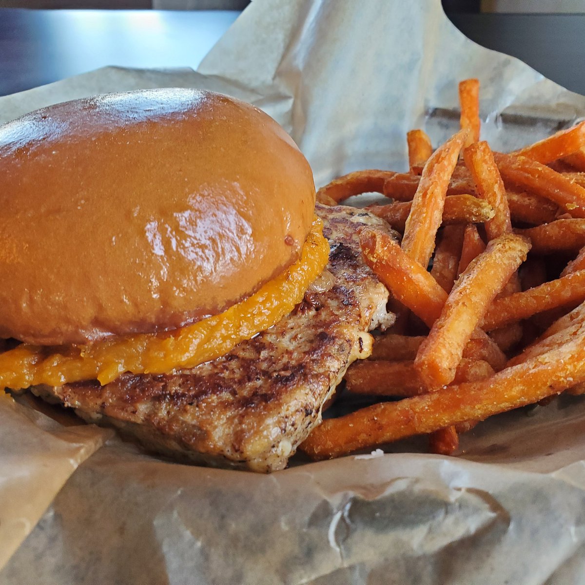 HotHouseTavern's tweet photo. Our November Burger of the Month, the Thanksgiving Turkey Burger. 1/3 pound Bunzel’s turkey mushroom swiss patty, roasted brown sugar squash, caramelized onions, brioche bun. It's delicious! #burger #mfallsstrong #menomoneefalls #turkeyburger #sweetpotatofries https://t.co/87WOOjfWvv