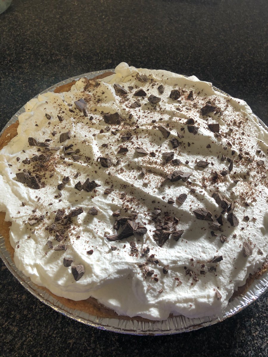 notactivekc's tweet photo. @KCURUpToDate @Ptsbrian @kcur @jvergara @chefcorky @MissSweetiesKC  bakes THE best pumpkin, sweet potato,
Chocolate silk and chocolate bourbon pecan pie!! EVER! #bob #misssweetiesbakery #bestinkc https://t.co/9VSdruWQeA