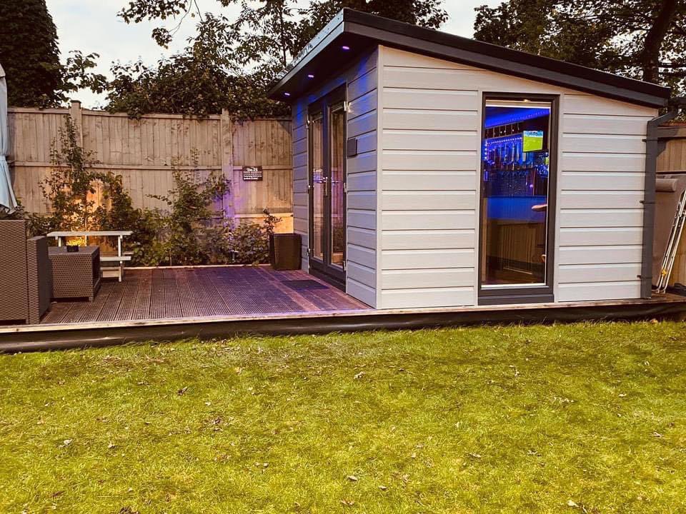 propsprocket's tweet photo. When you’re staying home, but want to go out for a drink 😁🏠⚙️ / 📷 Man Cave Culture https://t.co/6u4Q847edP