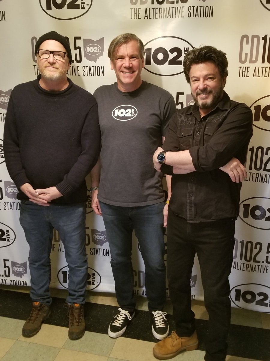 RADIORANDY's tweet image. One of my favorite bands @TheBandCracker back last November @CD1025FM
@BigRoomBar Johnny Hickman and 
@davidclowery and now followed by David......kinda giddy not gonna lie 
Happy Birthday to me....soon-ish