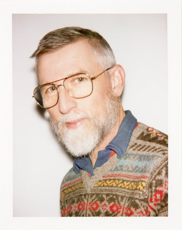 LOFFICIELUSA's tweet photo. Todd Oldham presented some of the boldest collections of the '90s. Now, an author, TV personality, and designer, what hasn't he done? #FASHION #DESIGNER #TODDOLDHAM Discover more about the American fashion designer here: https://t.co/T1cw8ITxlW https://t.co/U9ljMvLQnZ