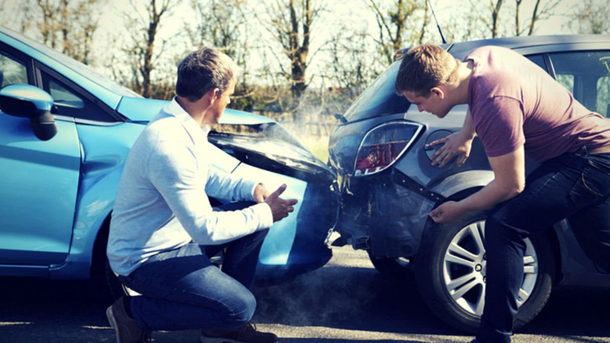 6. DO NOT ADMIT ANYTHINGPlease remember that you should'nt take the responsibility of the accident even if it was your fault in front of the insurance agent/policeSubmit all the proofs to the insurance company. While filing your claim submit all the proofs you have collected