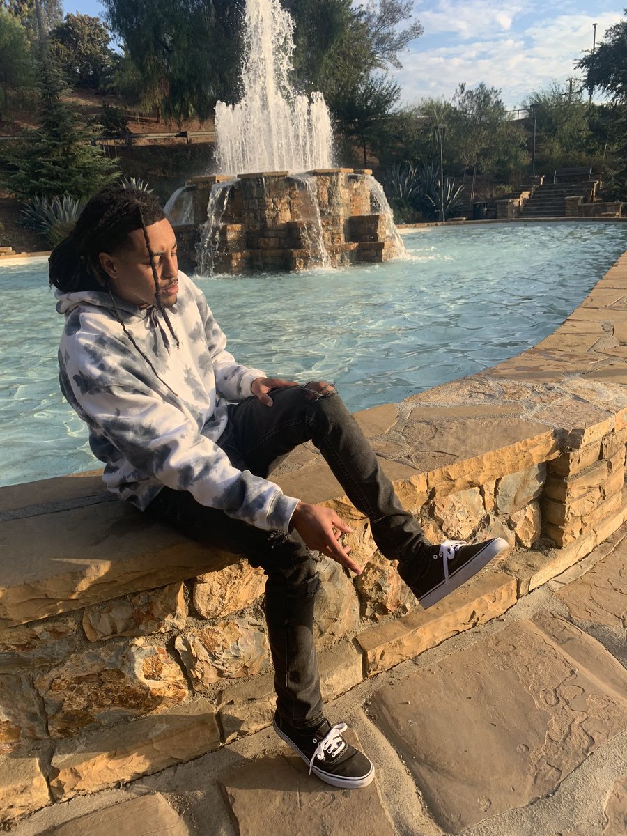Lildidukno's tweet photo. #FlyMoneyShit Coming Real Soon.. Y’all Want A Visual Off The Tape? 😤💸💰 https://t.co/AOuU3amWen
