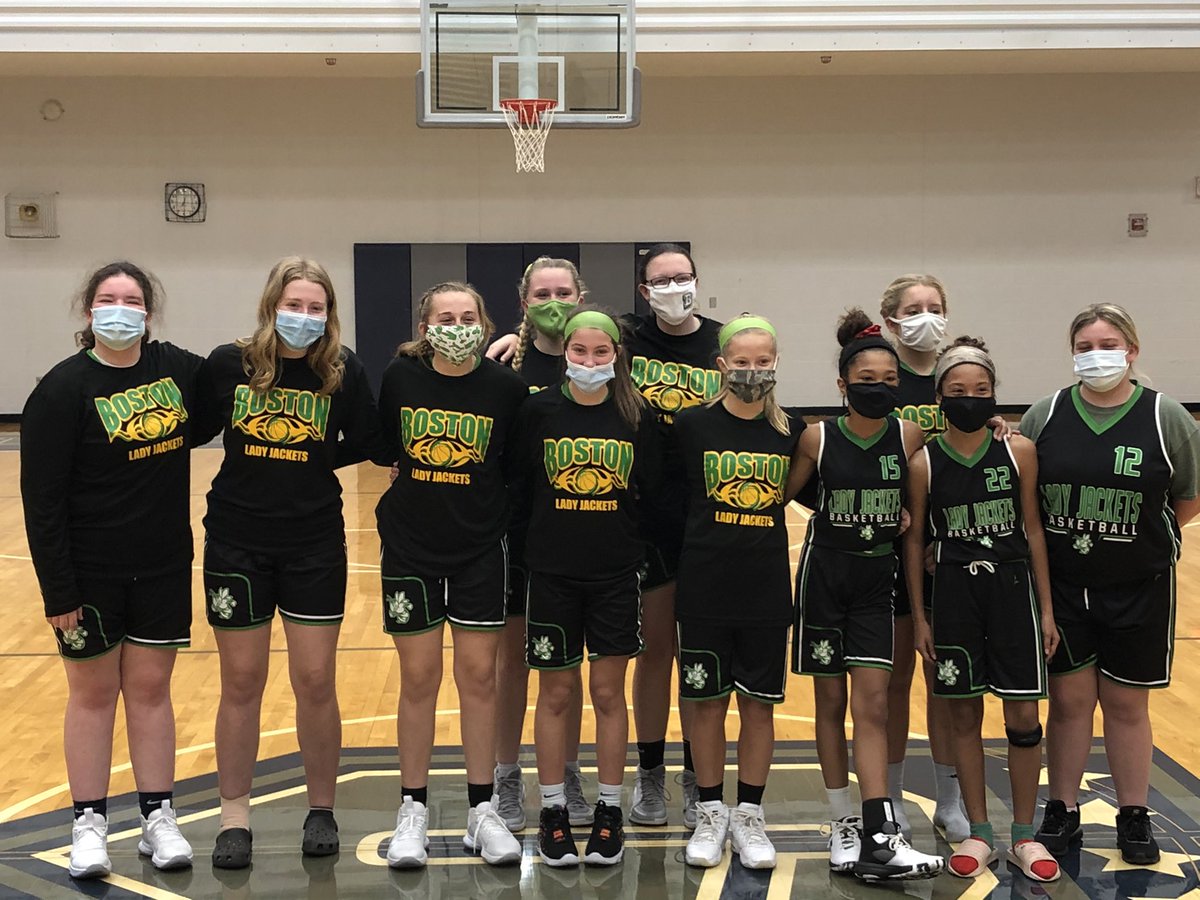 Jjd502's tweet photo. Ferociously proud of our eighth grade girl’s team! Way to go on becoming this year’s MKAC region champs! You make all of us @_BostonRocks_ proud! https://t.co/ygZR1weisa