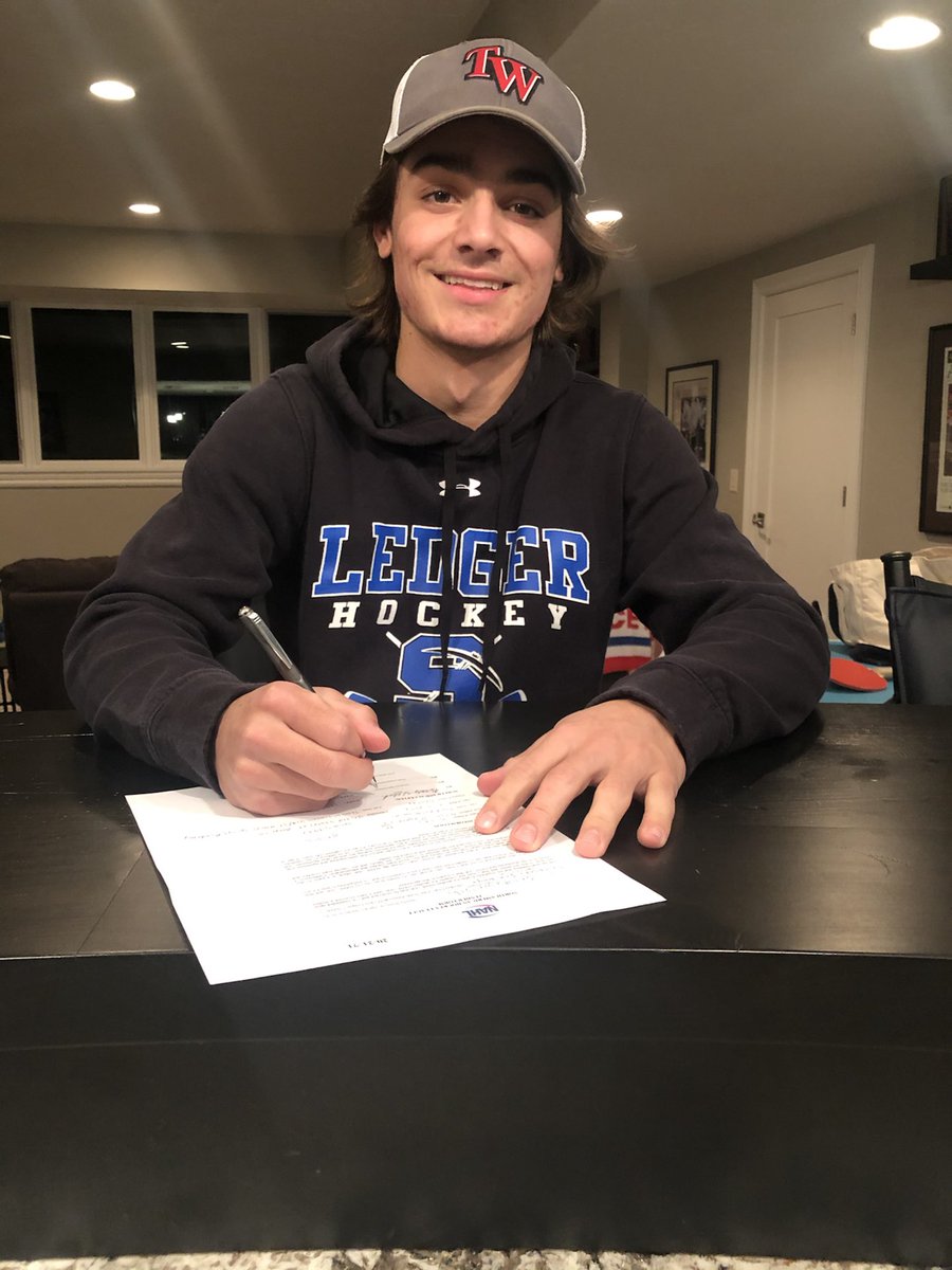 HockeyHawkeye's tweet photo. Congrats to ⁦@BradyWelsch⁩ on tendering with the ⁦@fbx_IceDogs⁩ of the ⁦@NAHLHockey⁩ !!!! ⁦@TWHOCKEY⁩ ⁦@smsahockey⁩ ⁦@HockeyHawkeye⁩ https://t.co/VQfV0I20kc