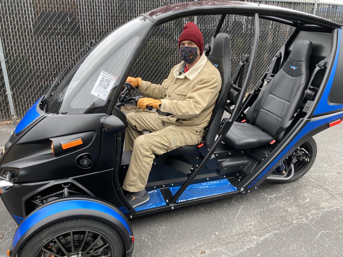 arcimoto's tweet photo. Another new customer drives off for the first time in their new FUV. We'll see you on the road #FirstDrive #GoBlue $FUV https://t.co/5buHZhFaSK