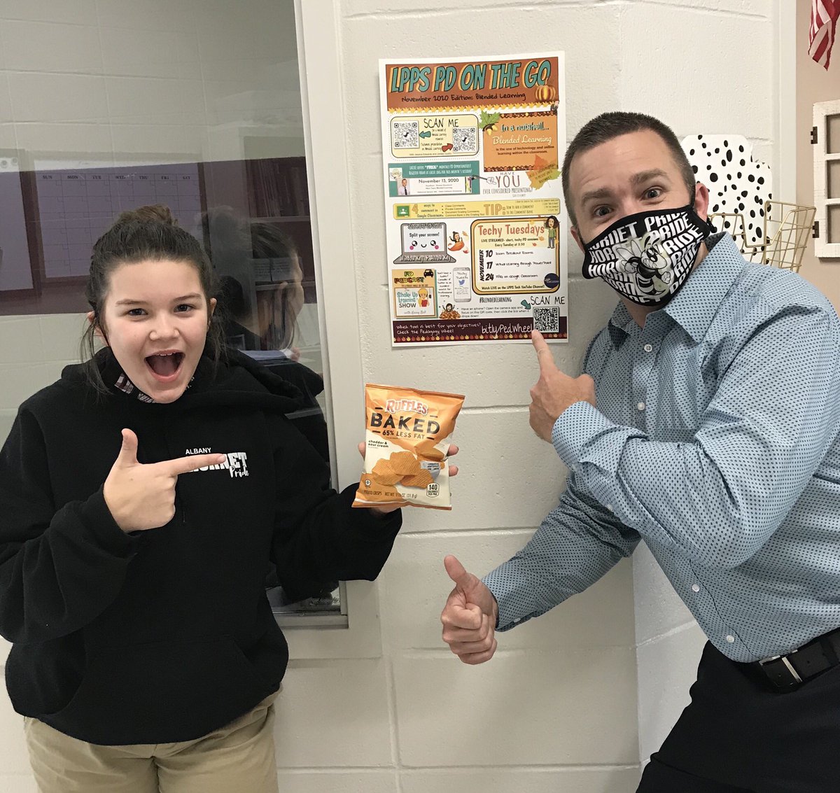 jhillhornet20's tweet photo. @almshornets says that #PosterPD #PDontheGo from #LPEdTech is โAll that and a bag of chips!โ Thanks for the continuous support and shortcuts yโall are providing! You guys are rocking it! #LivingstonMADE #Amsproud @LavergneNikki @cwilliams59 @TallTechyTeach @lynn_kennedy1 https://t.co/TusuZhAK8C