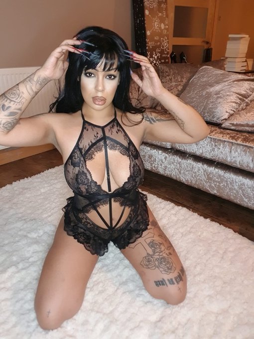 Goodnight and HAPPY FRIDAY THE 13TH! 😈😍 #GoddessReem #LongNails #Dominatrix #fetlife #tattoodomme #Manchester<a href="/tag/goddessreem"class="tags">#GoddessReem</a><a href="/tag/dominatrix"class="tags"><span>#dominatrix</span></a><a href="/tag/manchester"class="tags"><span>#manchester</span></a><a href="/tag/fetlife"class="tags"><span>#fetlife</span></a><a href="/tag/longnails"class="tags"><span>#longnails</span></a>