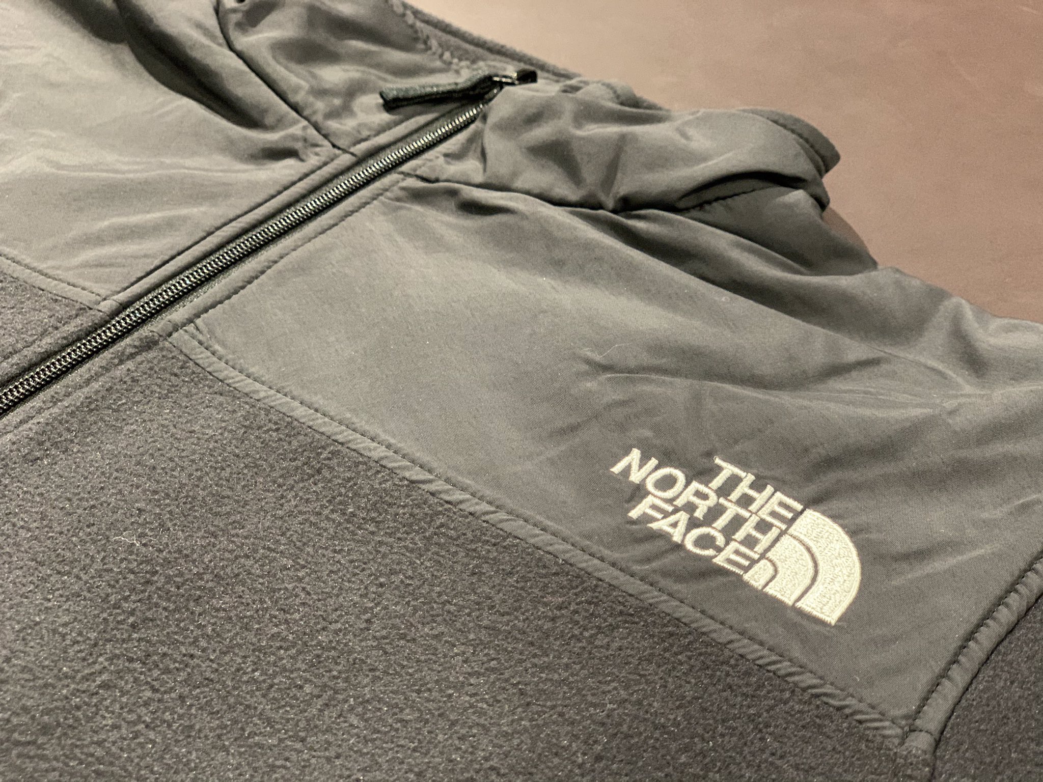 石井スポーツリンクス梅田店 祝1周年 第3回プレゼント企画 石井スポーツリンクス梅田店 プレゼント企画 オシャレと機能性を合わせた ザノースフェイスのジャケット M L Women Sm L をサングラス付きで4名様にプレゼント 応募はフォロー Amp