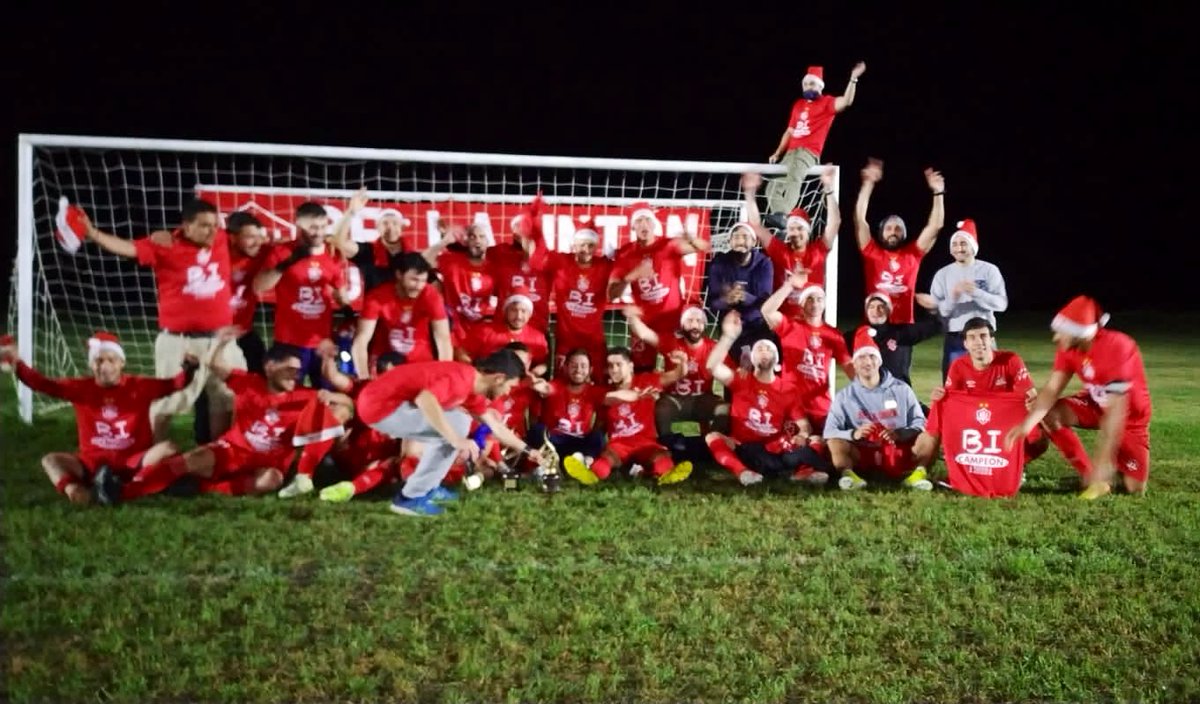 LUD_Oficial's tweet photo. #Fútbol | ¡Felicitaciones a @BellaUnionU Campeón de la Divisional “G” de Mayores! 

Tras ganar en la hora su partido pendiente con Mitre, los del norte se proclamaron campeones de forma anticipada. ¡Felicitaciones! 🔴🏆🔴 https://t.co/Sbd4y7mfUO