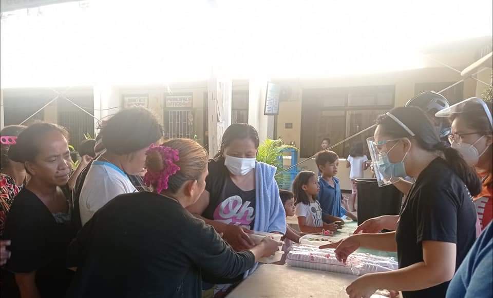 GabrielaWomenPL's tweet photo. Breakfast for typhoon #UlyssesPH evacuees from Kasiglahan Village Phase 1K2, Brgy. San Jose, Rodriguez, Rizal. They are currently staying at Kasiglahan Elementary School Yunit-1.
#LingapGabriela
#ReliefPH
#RodriguezRizal https://t.co/dXkAMM9bdr