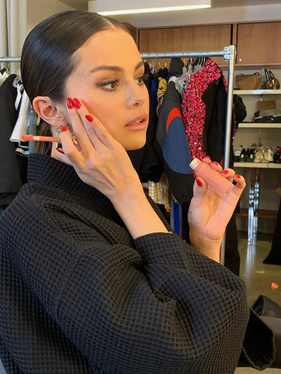 FetishOfMyLovee's tweet photo. Can we all agree selena hit different with @rarebeauty? 🥺
🚨Reply with #StreamRareOnSpotify🚨
https://t.co/bGPBYlMUul https://t.co/Qo7VLAPNSn