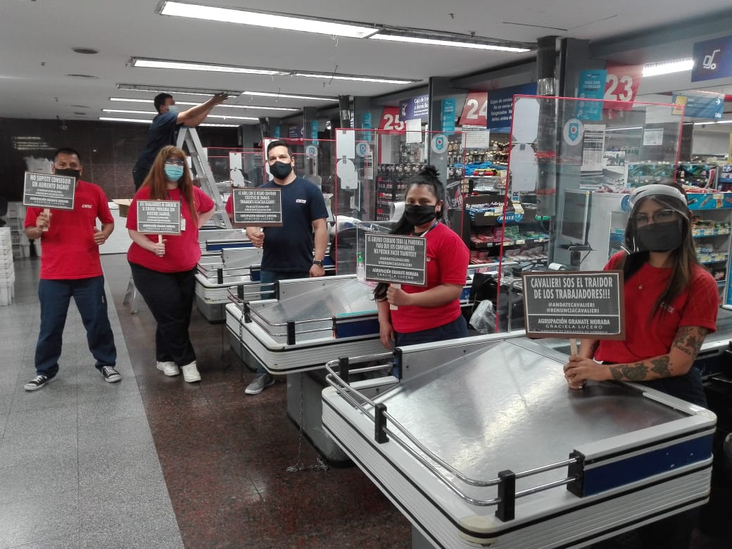 diegodas52's tweet photo. #andatecavalieri
#renunciacavalieri
El siniestro de los trabajadores no una pimentero
@ibocortez49 
@SubOrganizacion 
@MuerzaRamon 
@lpsargentina https://t.co/fzBS3rupq2