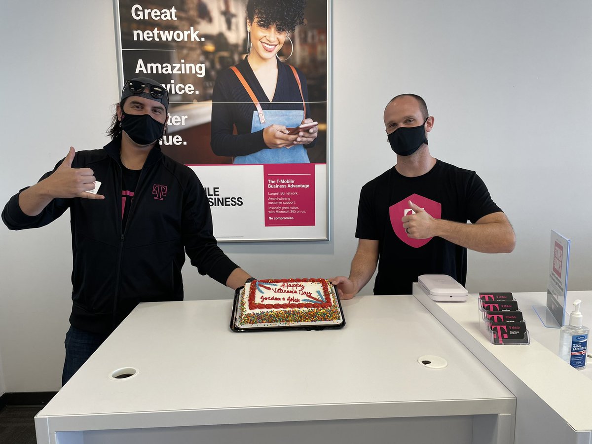 CherylDrusin's tweet photo. Happy #VeteransDay to these 2 awesome men on my team!! 🇺🇸♥️💙Thank you Jordan &amp; John for your bravery, sacrifice &amp; service! 🙌🏽 #proud #southcentral #CorTulsa #Hillside @TMobile @MattHernandez_1 @erinkorski @TracyNolan_ https://t.co/oBALal4ZZD