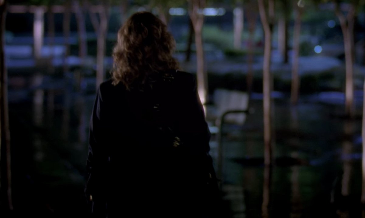 WAIT A MINUTE. @JordoVB just informed me that this is the last time we ever see Hahn. Like this main character just walked into the parking lot and off the show?!?!  #GreysAnatomy  