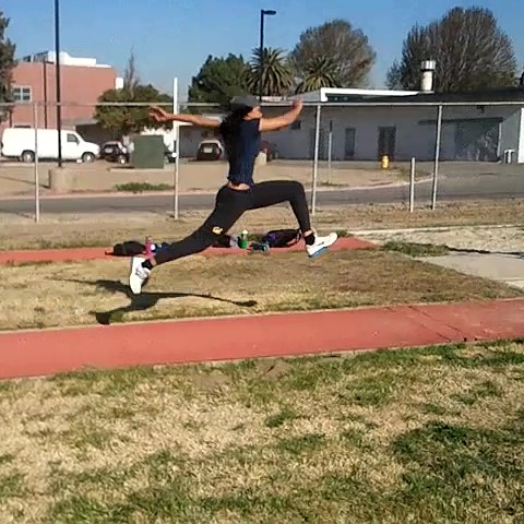 TrackTrainingL's tweet photo. An effective coach will nurture your talent. Every athlete is an individual. It's great to be part of a system but one size doesn't always fit all.
#sprinting #strengthtraining #longjump #triplejumping #Plyometrics #motion https://t.co/8ArgnTGUSa