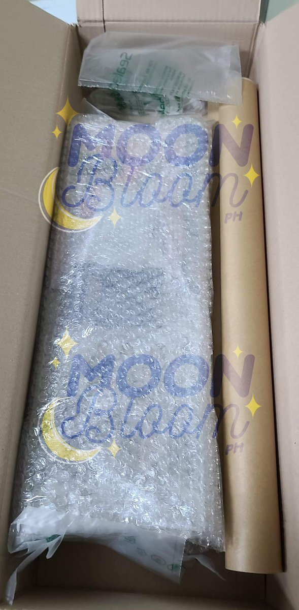 heartocart's tweet photo. ๐ #MBPHupdate โก #MBPHproofs
Here's the photo of Twice's EWO and the second half of Seventeen's Semicolon albums. Isa lang poster tube meron so possible na out of stock na yung posters ng Semicolon โน๏ธ https://t.co/cownJkQql6