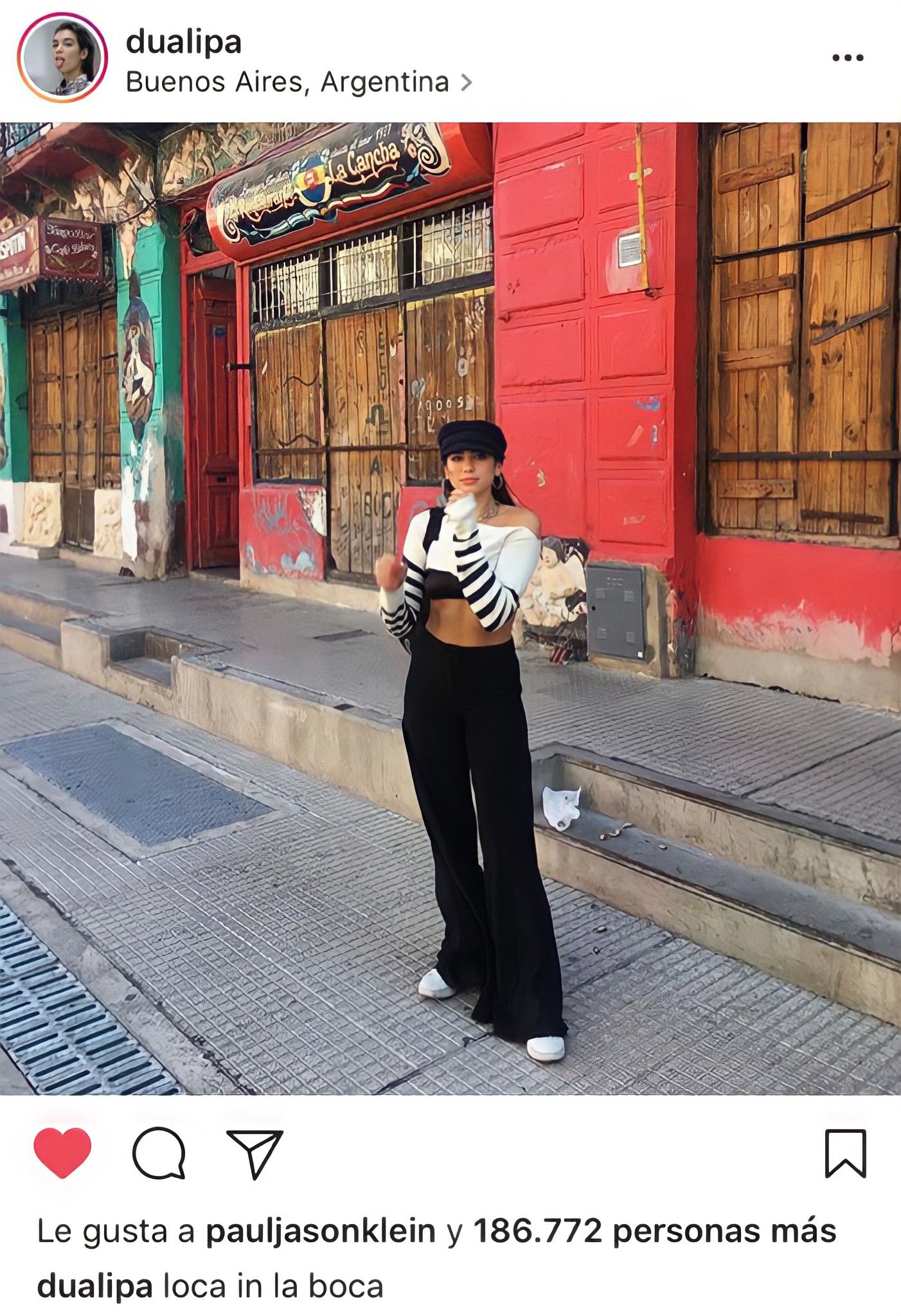🦋DUA LIPA ARGENTINA🦋 di Twitter: "3 años atrás Dua Lipa visitaba "La Boca" en @ Buenos Aires, Argentina https://t.co/B5dz1MsivT" / Twitter