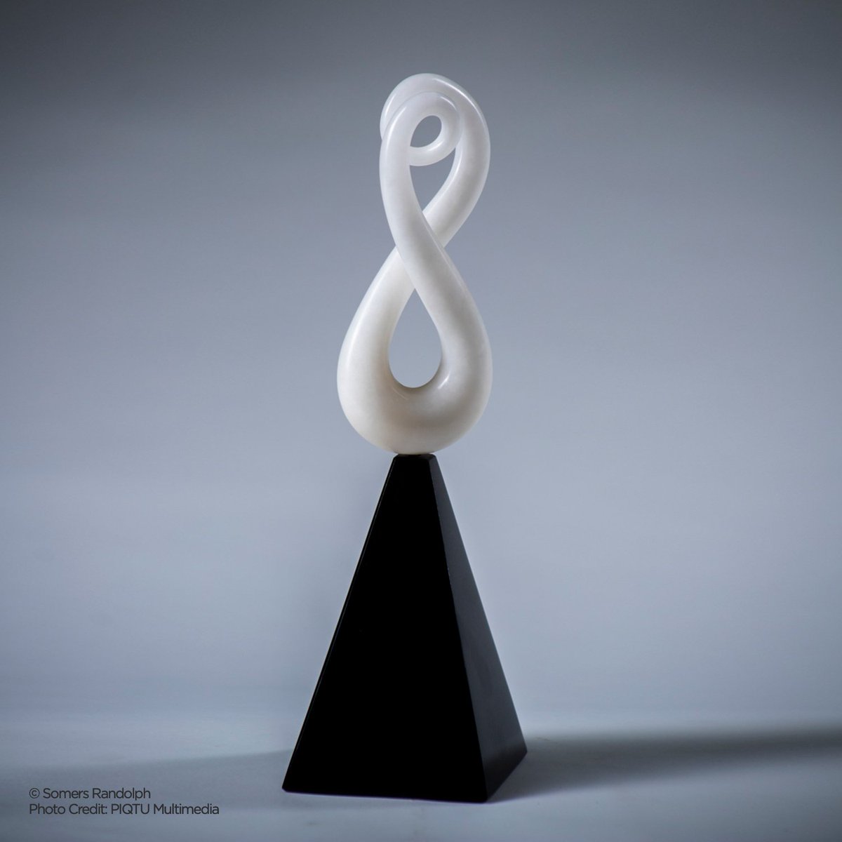 SomersRandolph's tweet photo. Italian Alabaster 13.5"h, 4"x4" base https://t.co/SV7UIxZ3os #somersrandolph #stonesculptor #santafeartist #sculpture #stonecarving  #somersrandolphgallery #Artist #stonesculpture #stone #stonecarver #santafe
#contemporaryart #carving #marble #alabaster #sculptures #sculptor https://t.co/BRNSZB86r5