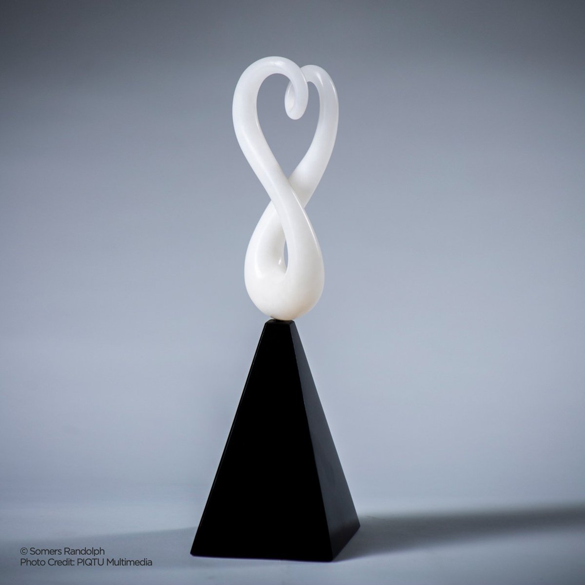 SomersRandolph's tweet photo. Italian Alabaster 13.5"h, 4"x4" base https://t.co/SV7UIxZ3os #somersrandolph #stonesculptor #santafeartist #sculpture #stonecarving  #somersrandolphgallery #Artist #stonesculpture #stone #stonecarver #santafe
#contemporaryart #carving #marble #alabaster #sculptures #sculptor https://t.co/BRNSZB86r5