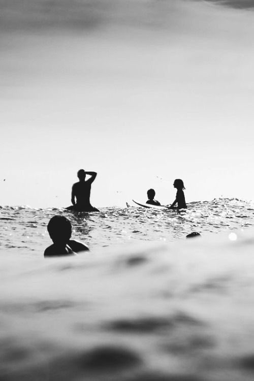 • WORK PLAY LIVE  • 

So what do you have planned for this fabulous Friday?! 

Long hours at the office or living life to the max? 

We all have choices.

You control your business or the business controls you 

See you at the beach!