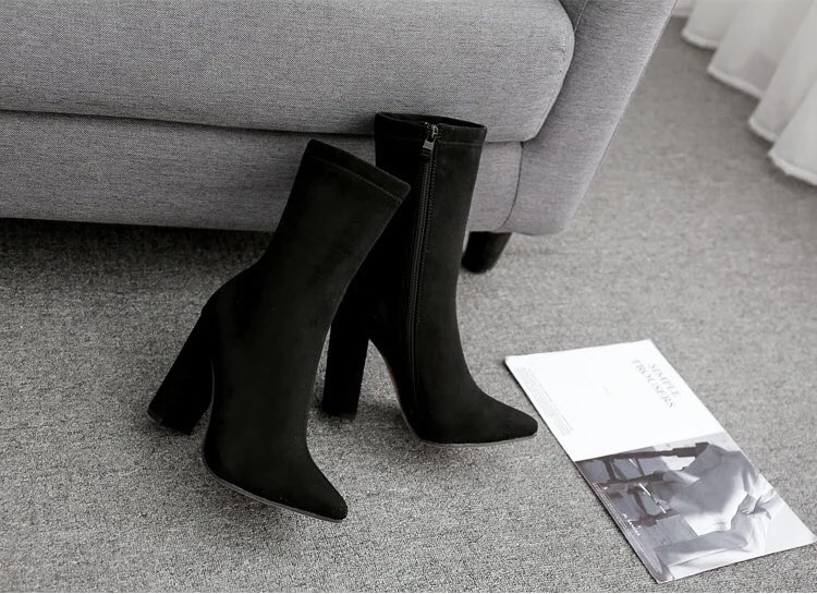 ModeDeRueStyle's tweet photo. 🔍 V25 Block Ankle Boots on https://t.co/1o9UnfczEz https://t.co/BKq4agN3yd