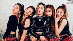 TesoroHae's tweet photo. Itzy photos ⬇️⬇️⬇️ https://t.co/b25lPXnTBb