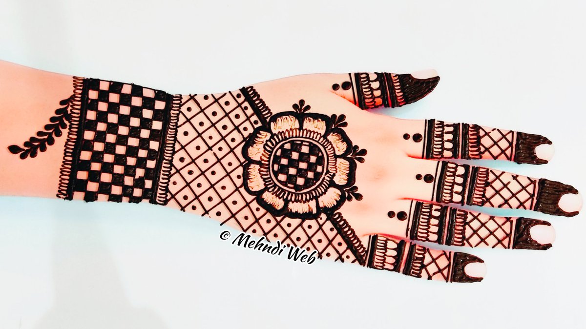 MehndiWeb's tweet photo. Backhand Mehndi design 2020
https://t.co/hl0N3vKPPU via @YouTubeCreators @YouTube https://t.co/GtZtBLyEWH