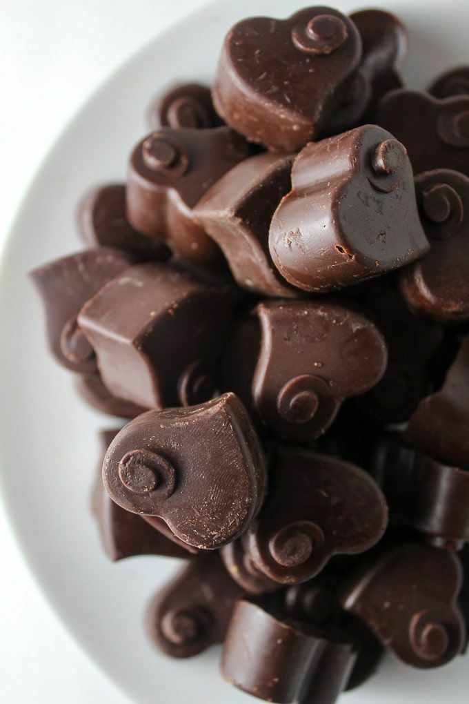 Infomanic2's tweet photo. Eating Dark Chocolate every day reduces the risk of heart diseases by one third
#COVID__19 
#WeWillNotComply 
#healthcare 
#india #American 
#JoeBiden 
#Obama #EarthDay 
#nature #spacex
#elonmusk @TravelCoBlogger 
#mRNA for facts do follow at @Infomanic2 
Thank u everyone https://t.co/MBql08NscQ