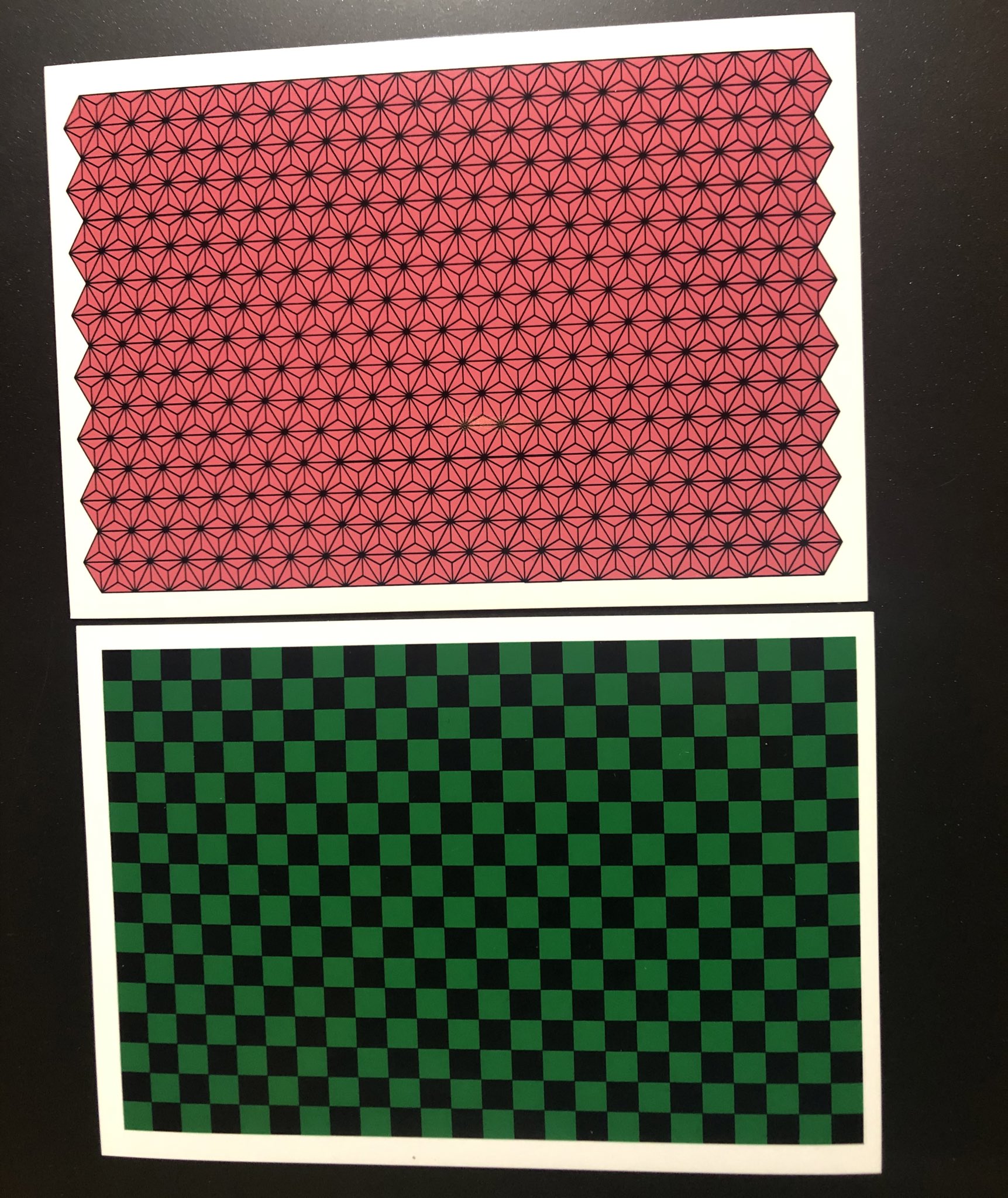 蛟蝄神社 スキルアップの為 今年からイラストレーターを勉強中です わからないことを調べながら妻と悪戦苦闘しながら 市松模様と麻の葉柄を作ってみました T Co Xamo26k6cm Twitter