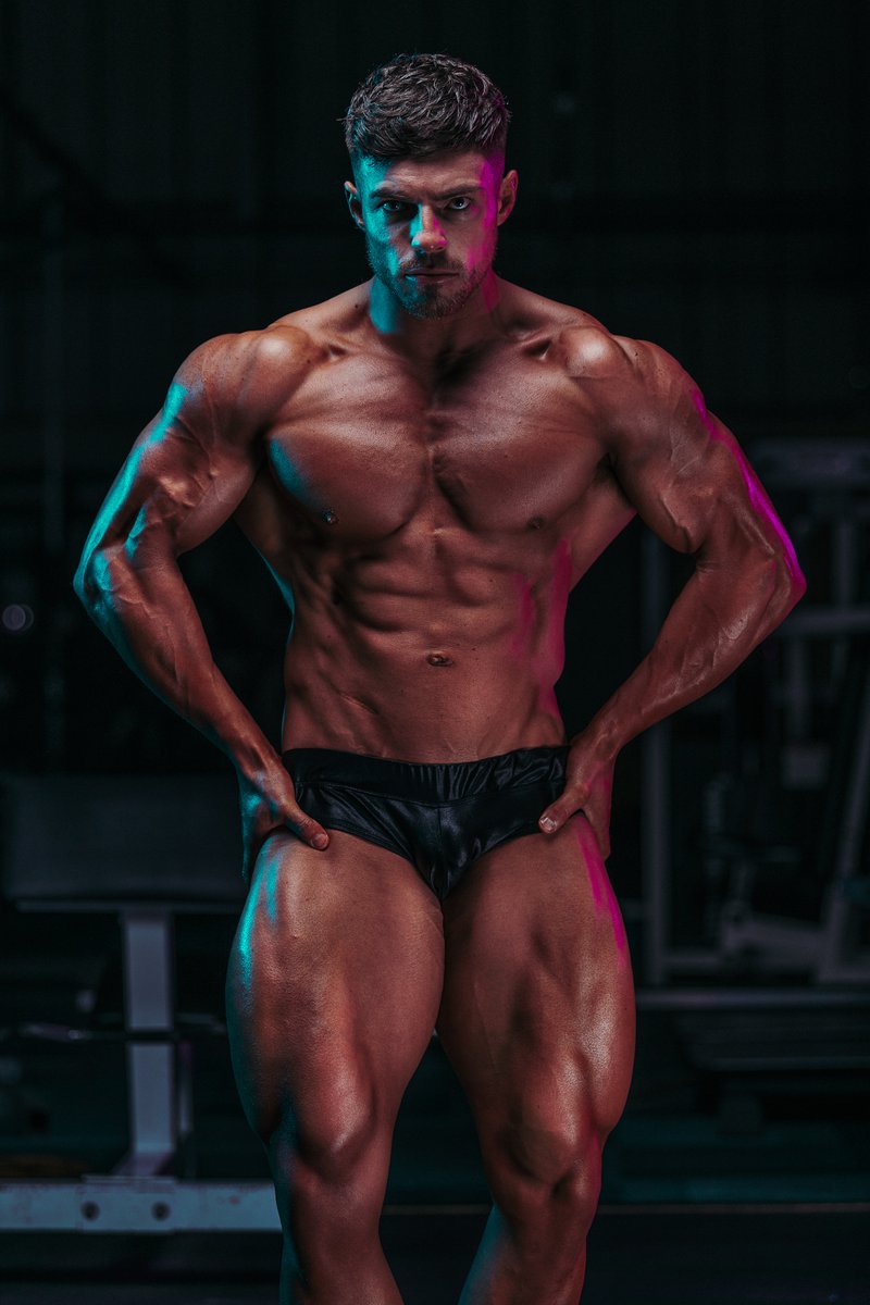 LEEFilters's tweet photo. Matt Thomas Photography - Luke Cruden / Most #Muscular 
📍  @gymglos
📷  @Nikon D850
⚙️ f/2.8 ISO 125 1/200th
⬛ @LEEFilters #ColourMAGIC #saturates #gels - 116 #MediumBlueGreen &amp; 332 #SpecialRosePink
🔗 https://t.co/00hK1ZjXX1
🛒 https://t.co/kEcDNdgeGQ

#LEEFilters #ThinkLEE https://t.co/RFeyZvropP