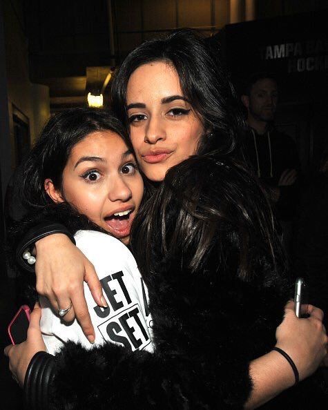 Laura loves Alessia Cara tweet media